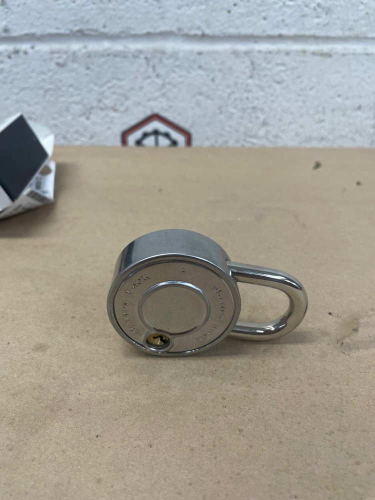 MasterLock V647 Combination Padlock - Lot of 2