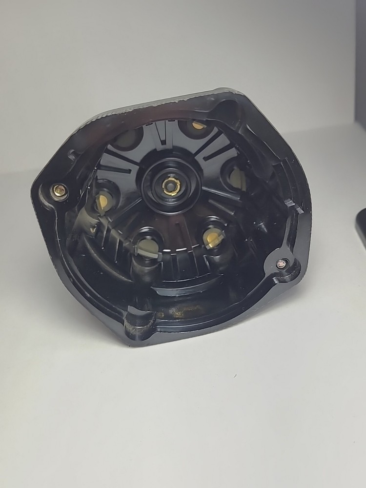 Replacement 1035263M1 Distributor Cap Fits Massey Ferguson