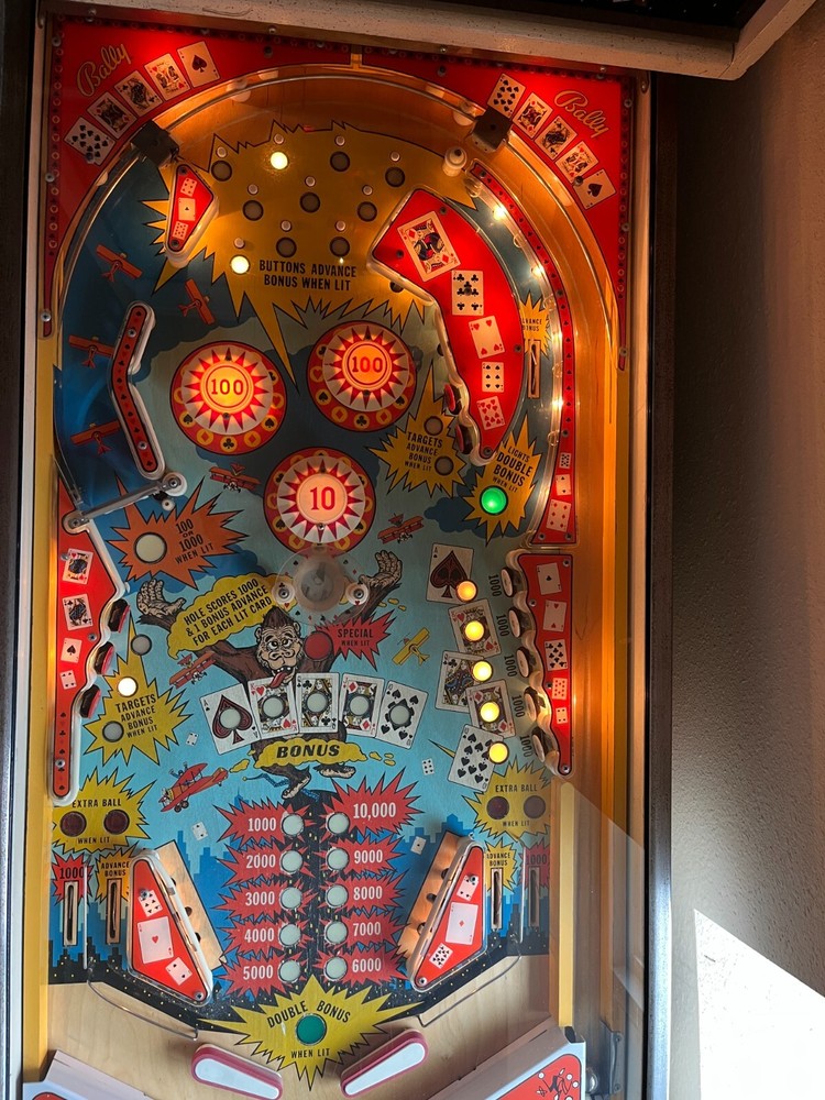 Pinball machine, complete with documents, working, full size