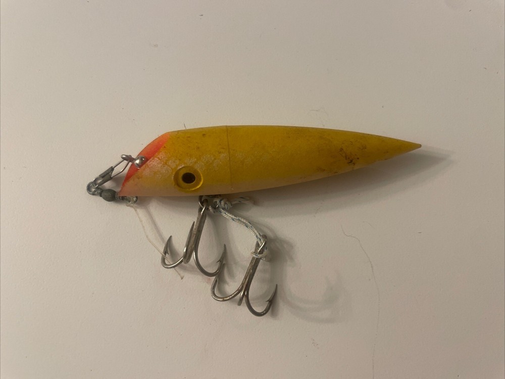 VINTAGE Unbranded Rattling  J-Plug with Hook Harness