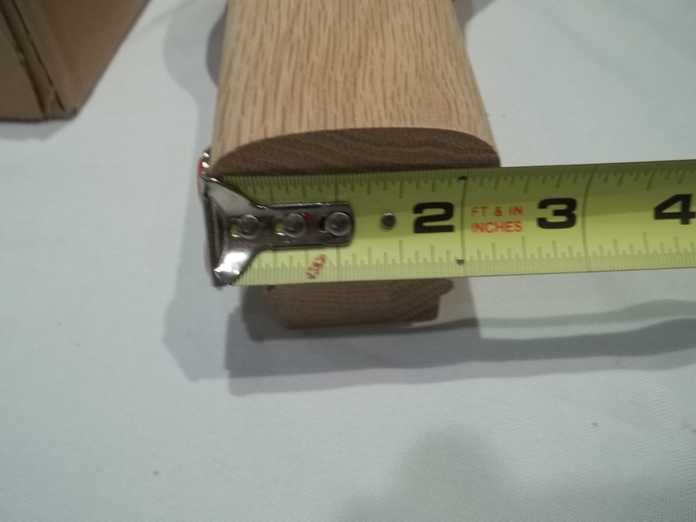 Solid oak 7021 handrail fitting 135 level quarter turn cap