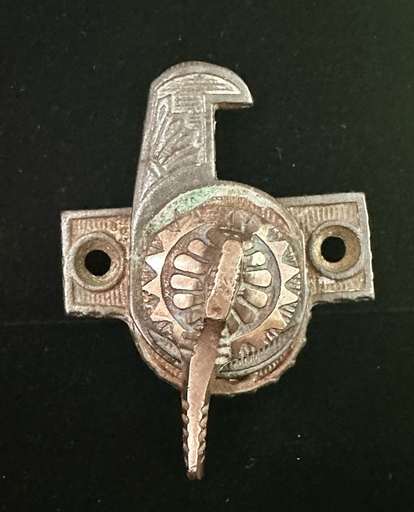 ANTIQUE CAST IRON VICTORIAN EAGLE CLAW WINDOW LATCH SASH LOCK PART