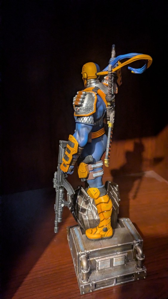Iron Studios Deathstroke 1:10 Scale Statue DC Comics w/ Extra Portrait