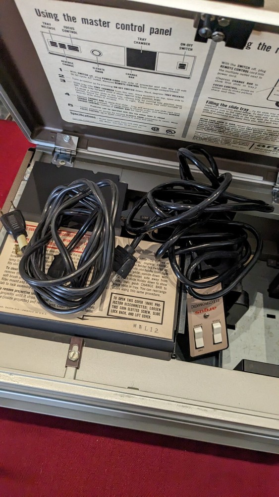 Argus Slide Projector Model 560A W/Screen