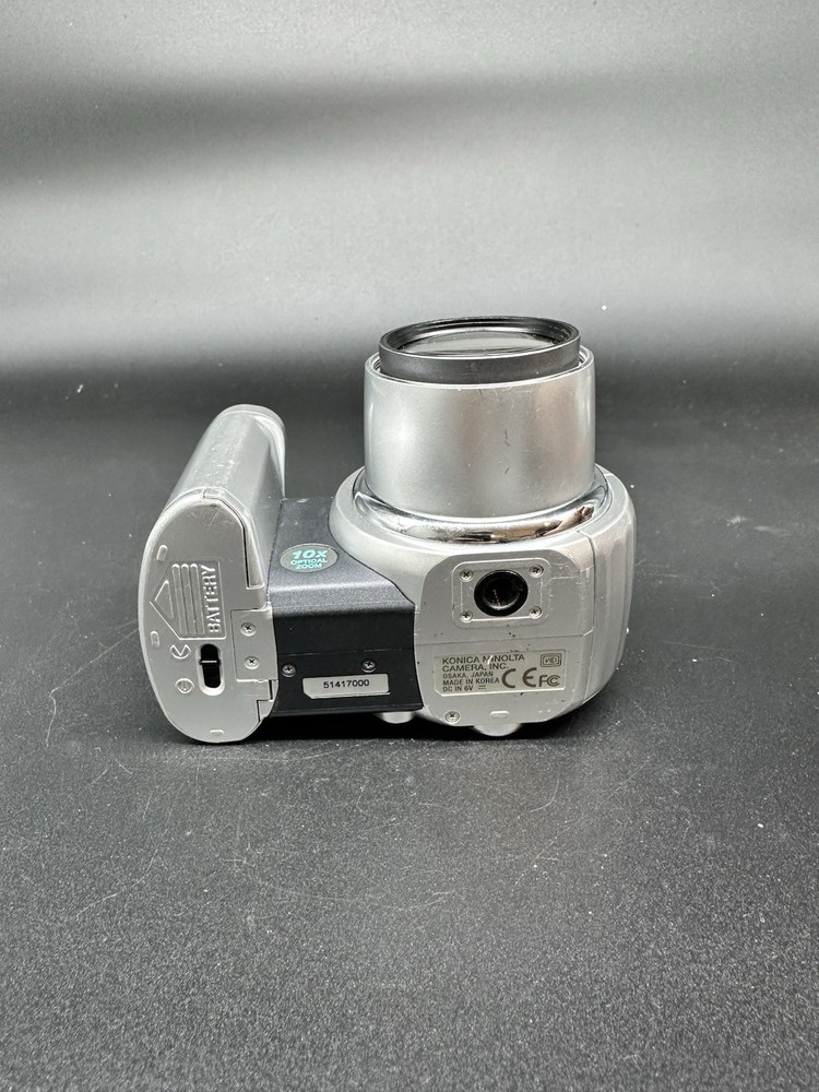 KONICA MINOLTA DIMAGE Z1 3.2MP Digital Camera, Silver - Tested