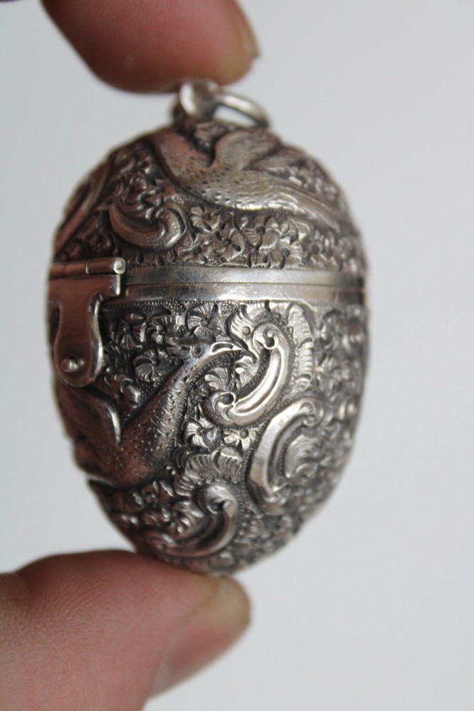 Antique 19th Century Sterling Silver Phoenix Egg Etui Thimble Case & Thimble