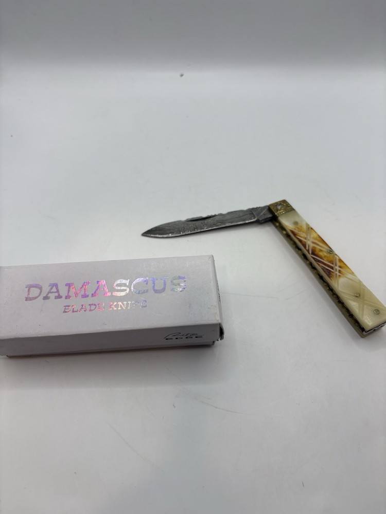 Damascus Blade knife