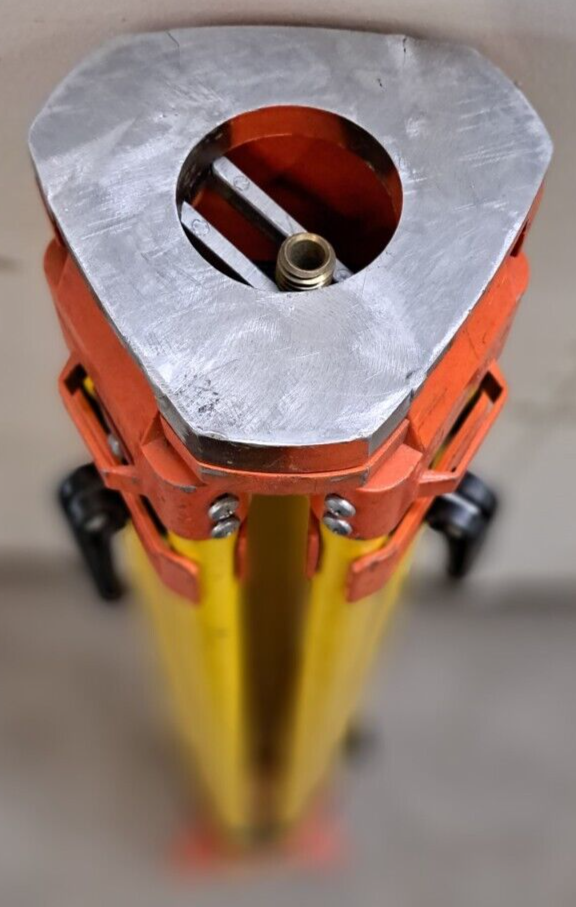 TOPCON ADJUSTABLE TRIPOD 42" CLOSED HEIGHT 64" MAXIMUM HEIGHT