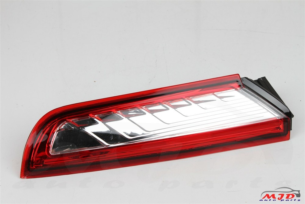 FOR FORD TRANSIT CONNECT 2014-2020 REAR UPPER TAIL LIGHT REFLECTOR LEFT + RIGHT