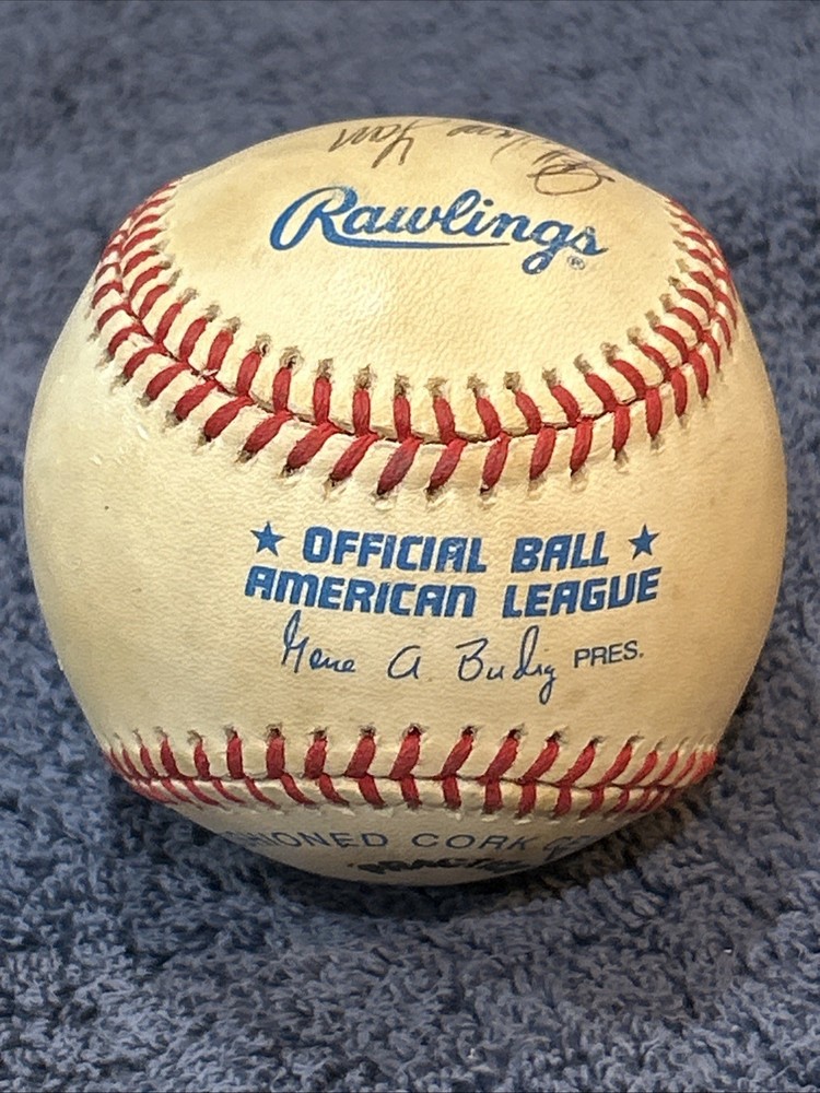 eteban yan signed baseball autograph ball auto M