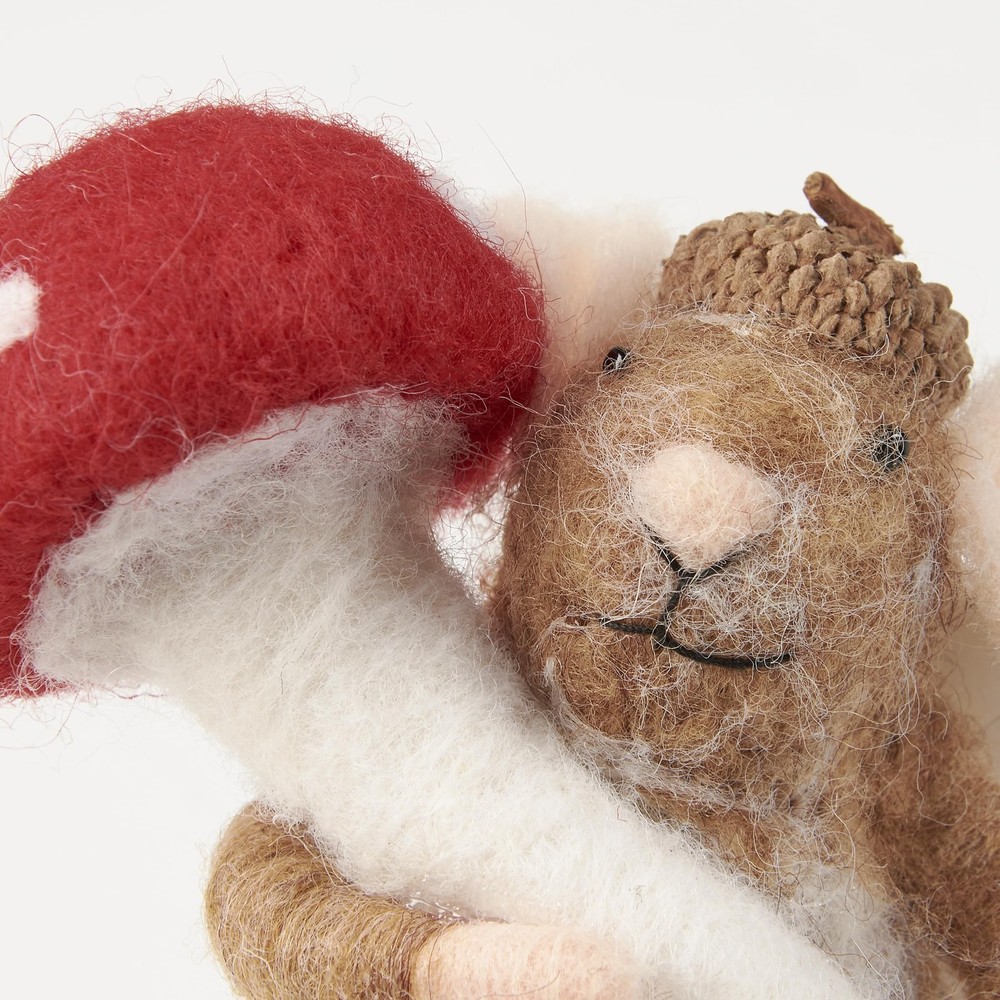 Primitives by Kathy Toadstool Mouse Collectible Critter Holding a Toadstool M...