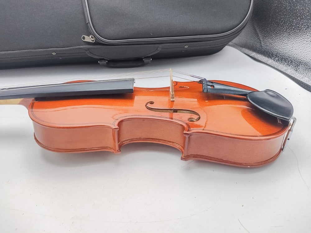 Unbranded 1/2 Size Violin w/ Case & Bow