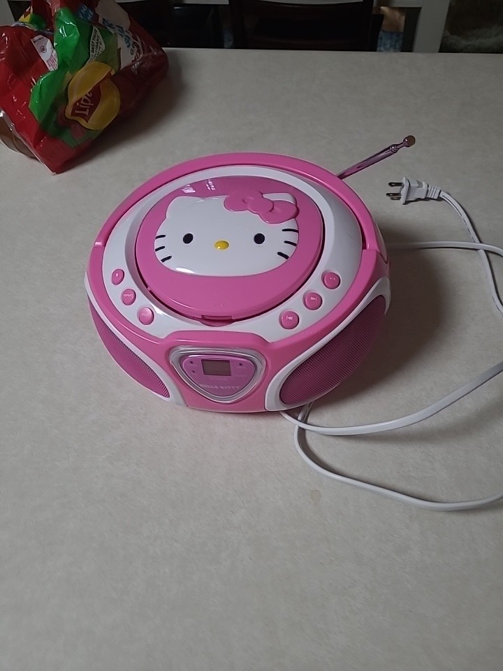 Small Hello Kitty AM/FM Radio And CD Player