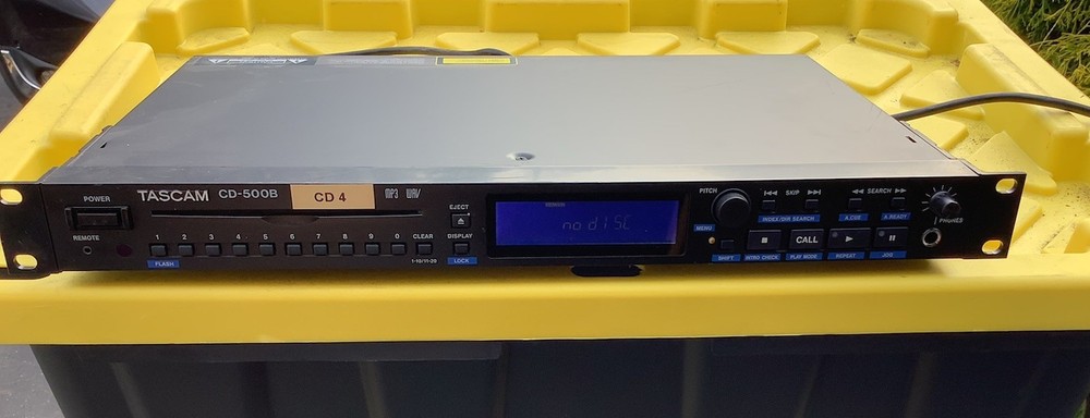 TASCAM CD-500B Single-rackspace CD Player with Balanced Out