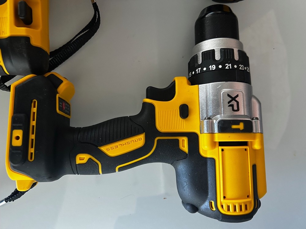 New Dewalt Dupe Drill Kit ( Unbranded )