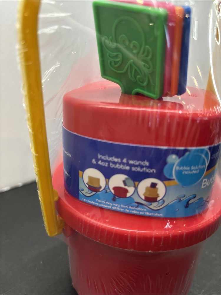 No-Spill Bubble Playset Mini Bucket 4oz Bubble Solutions... New sealed