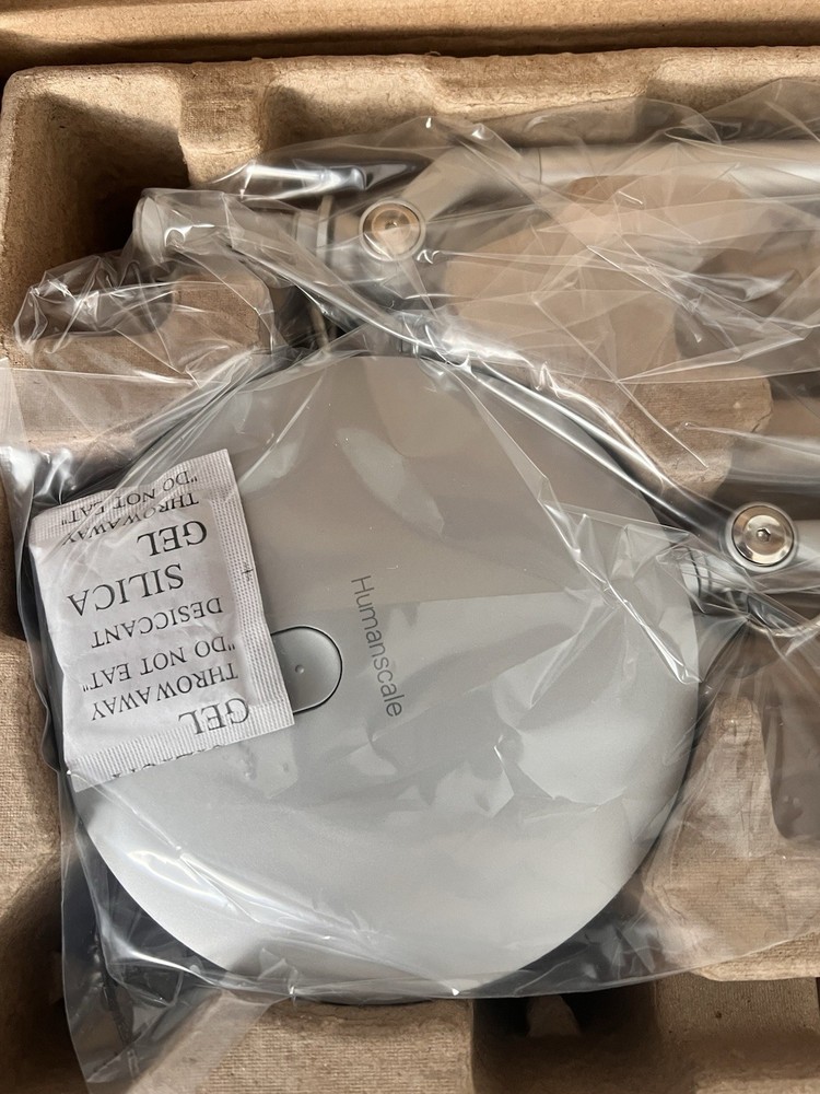 Humanscale Disc Task Light W/tech Charging base- Silver open-box, New