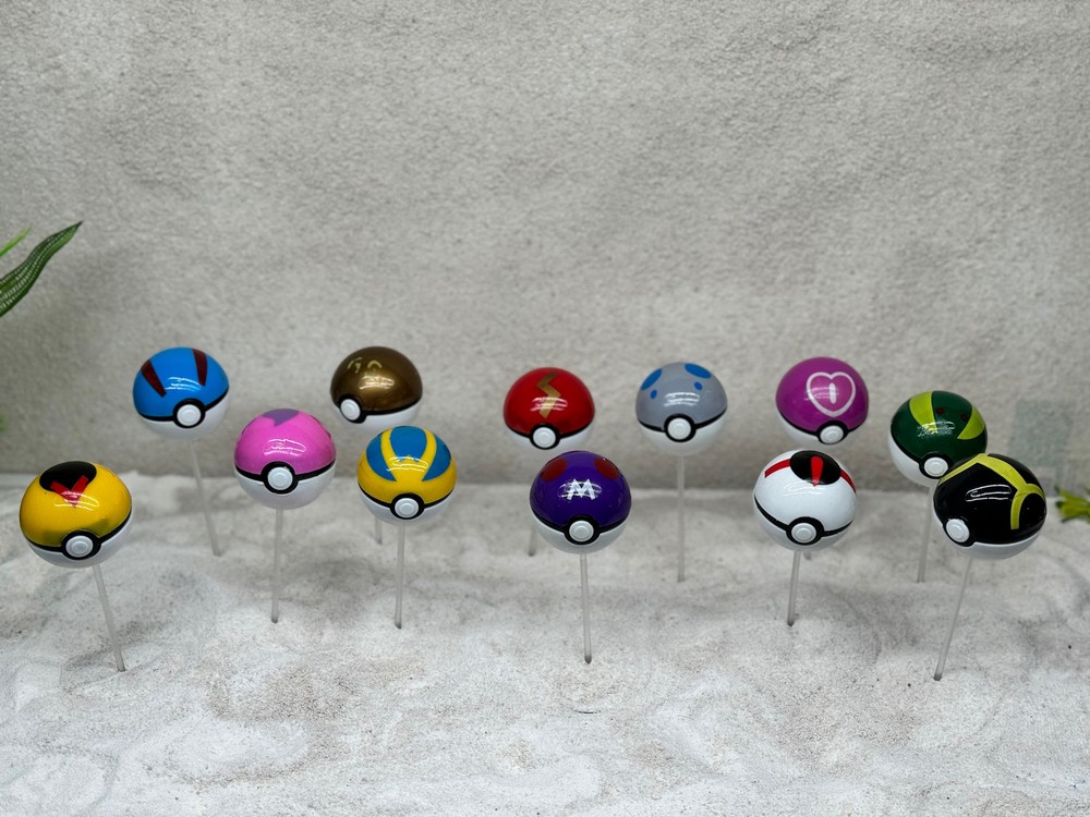 Poké Ball fish decor