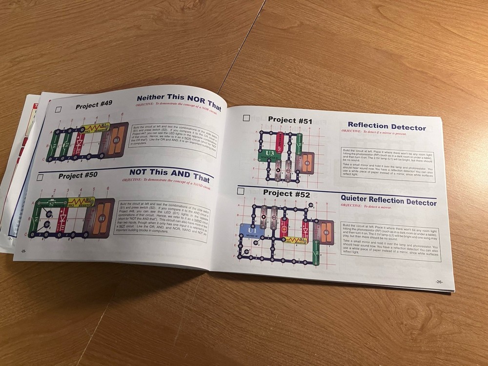 ELECTRONIC SNAP CIRCUITS Projects 1-101 instruction manual ONLY..2012