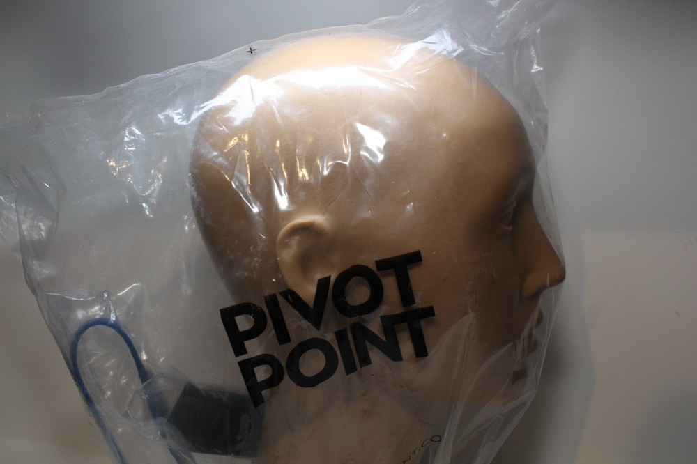 pivot point mannequin head