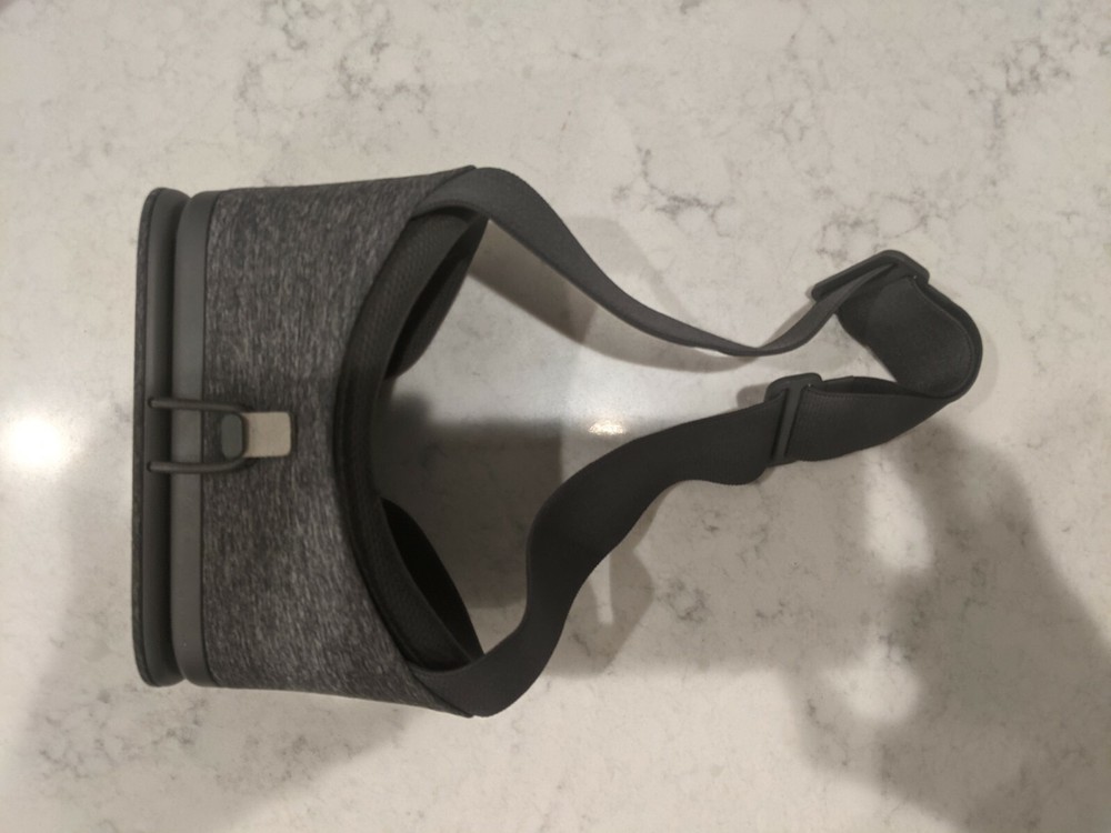 Google Daydream View VR Headset - Slate 1st Generation - Original Box