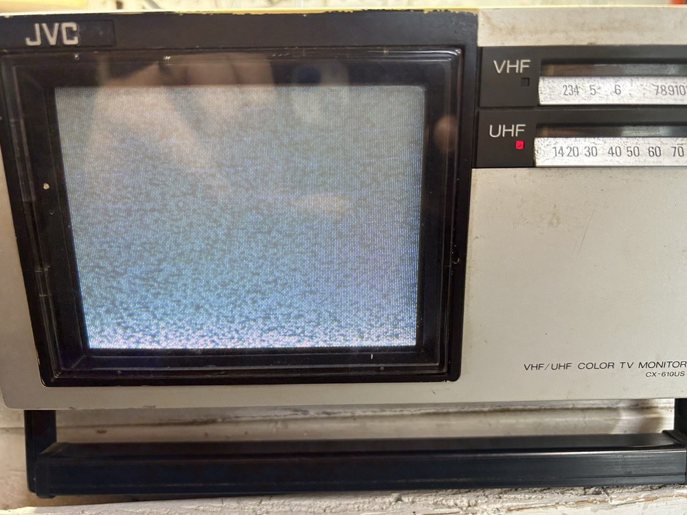 JVC MODEL CX-610US PORTABLE TV