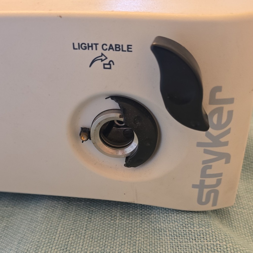 Stryker L9000 LED Light Source