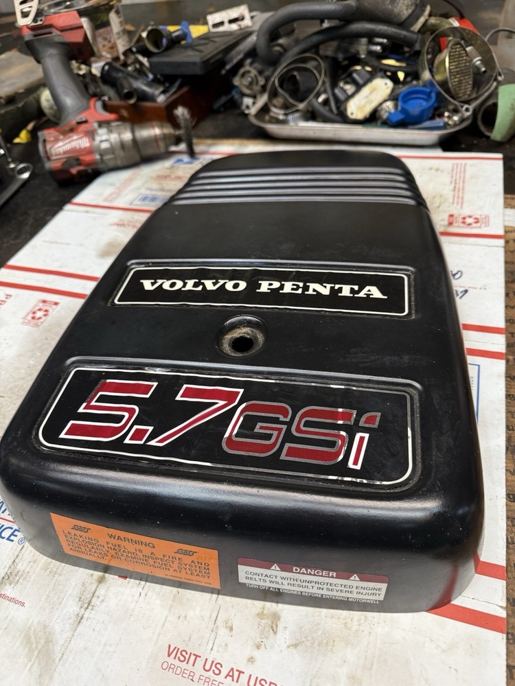 Volvo Penta 5.7 GSI engine cover