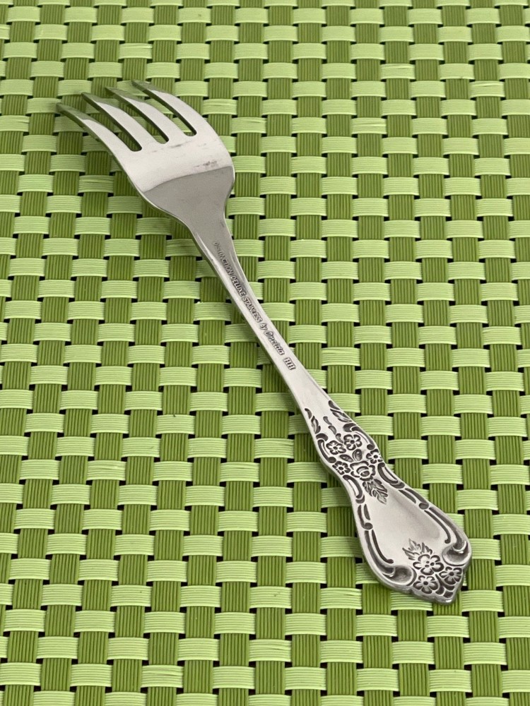 Oneida KENNETT SQUARE Stainless Dinner Fork Distinction Deluxe Flatware - 7 1/4"