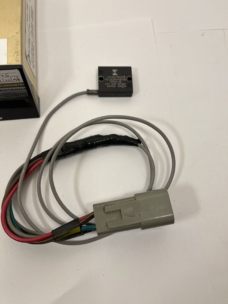 ENDEVCO MICROTRON 7290A-30 VARIABLE CAPACITANCE ACCELEROMETER