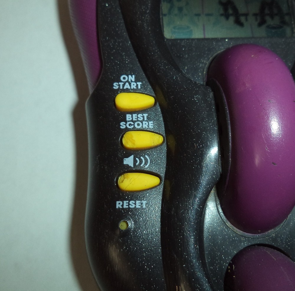 1995 Radica Inline Alley Rollerblading Rollerblade Handheld Electronic Game