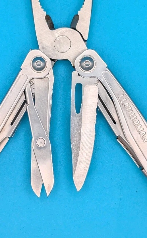 LEATHERMAN WINGMAN MULTI-TOOL! FAST SHIPPING!