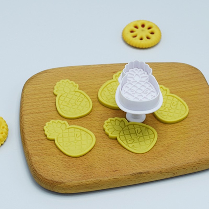 3D Pineapple Shape Kitchen Baking Mold Plastic Cake Decorating Tools Mold