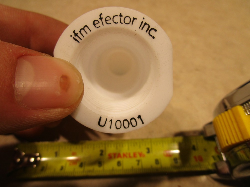 IFM EFECTOR U10001 TEFLON MOUNTING WELL, LIQUID LEVEL SENSOR, K0022