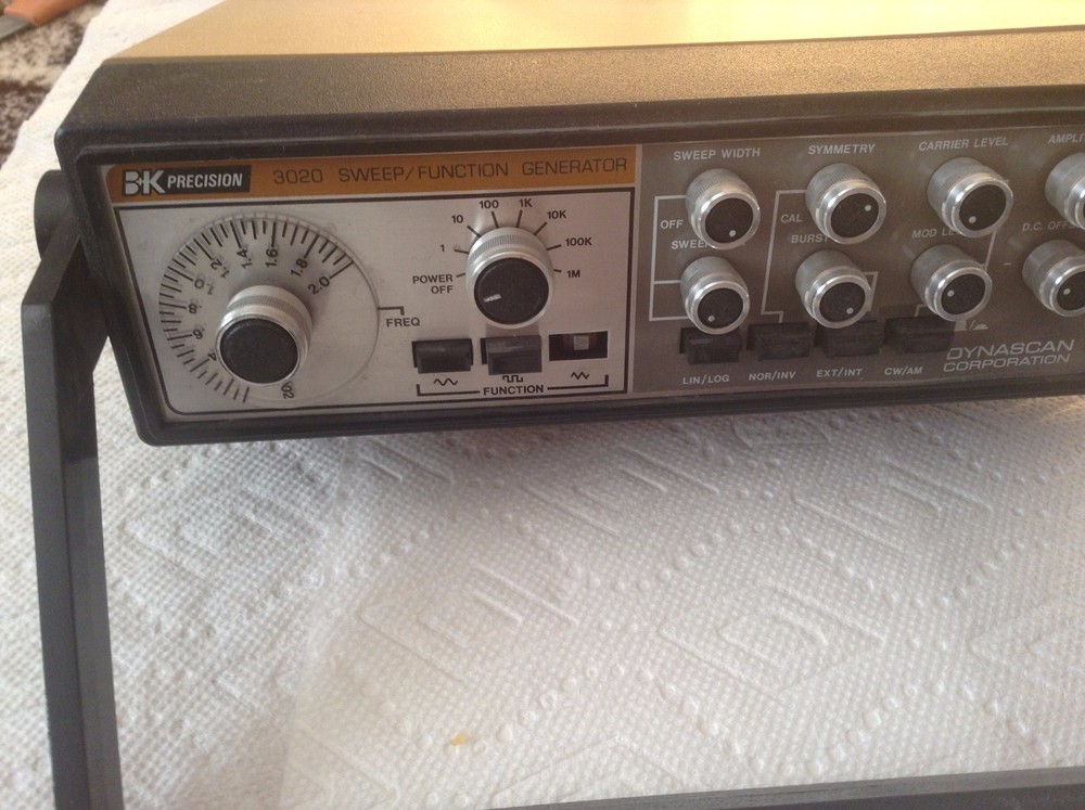 B&K Precision 3020 Sweep Function Generator