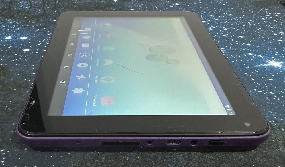 Trinity Tablet T900 HD - Wifi - 16GB - tested working - **READ