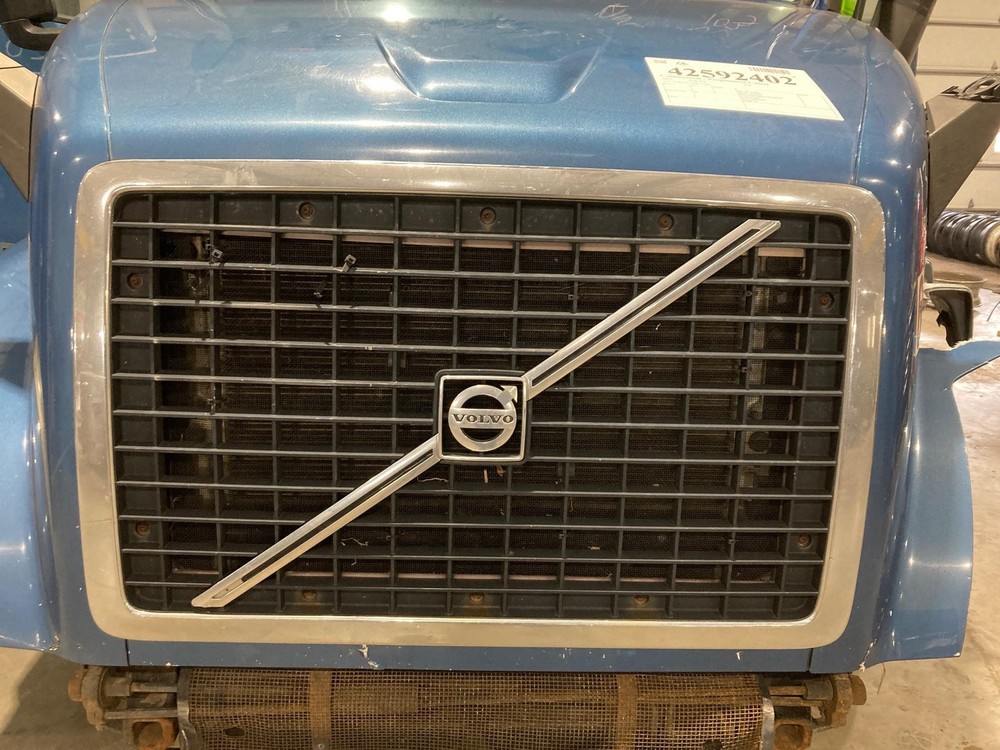 2003-2017 Volvo VNL Grille - Used