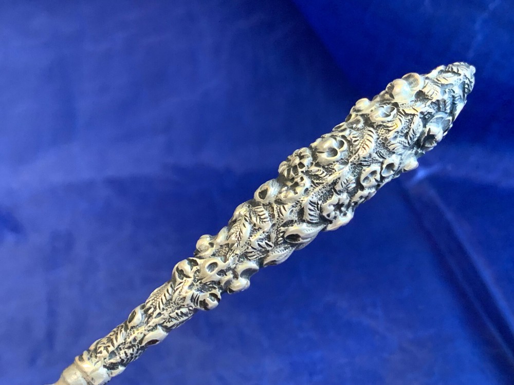 Antique Sterling Silver Handled Button Hook Lace Puller Floral Repousse Design