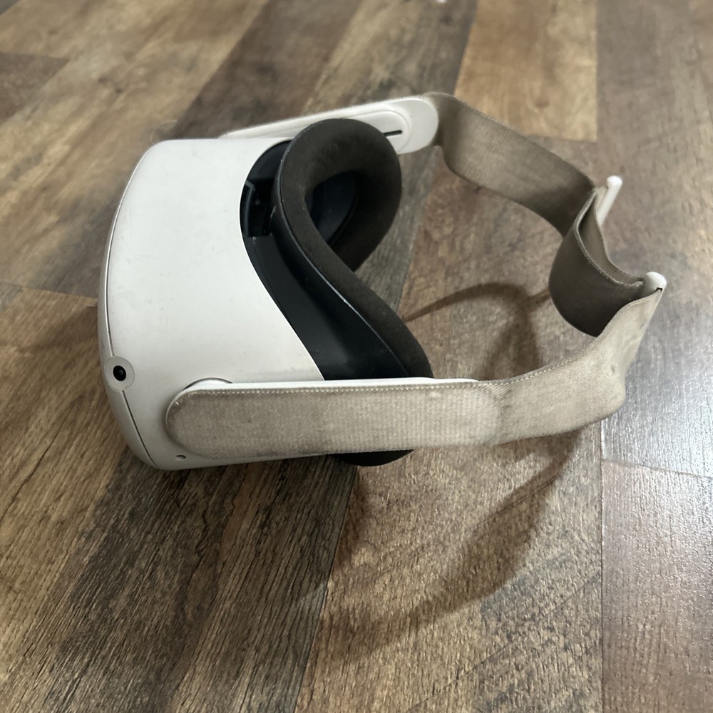 Meta Quest 2 - Headset Only - Unknown Storage - See Photos & Description
