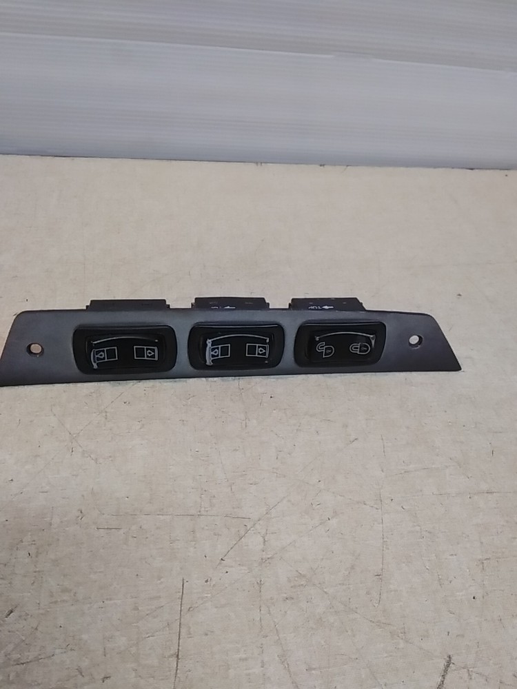 Mack Switch Panel LH 71RU3359M2