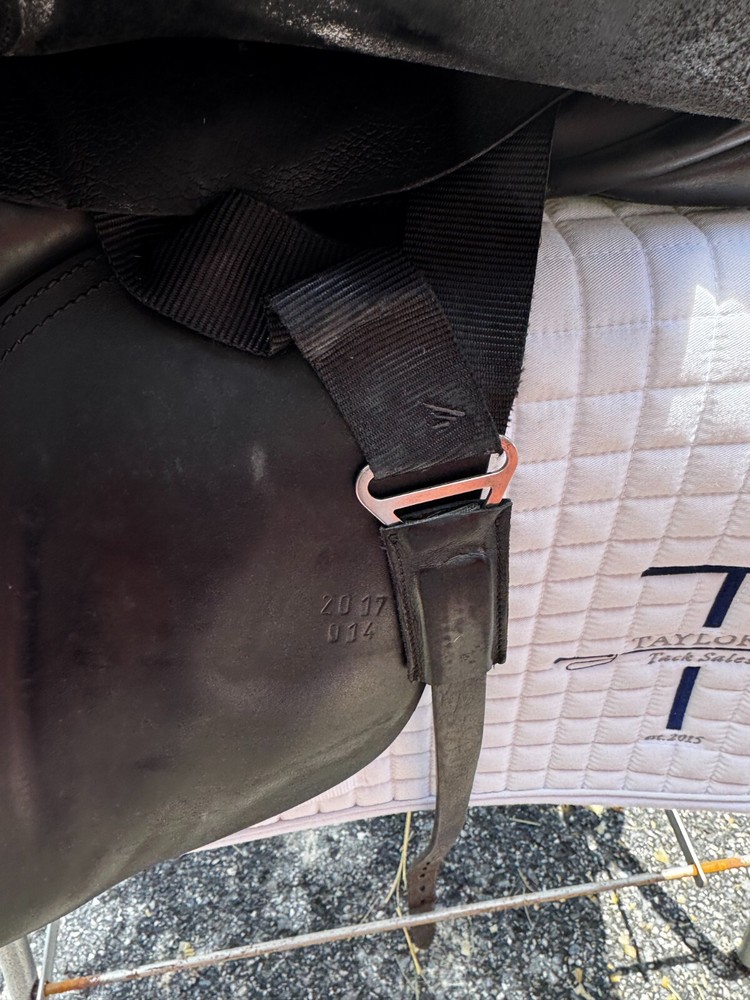 17” (adjustable) Hastilow Bentley Dressage Saddle