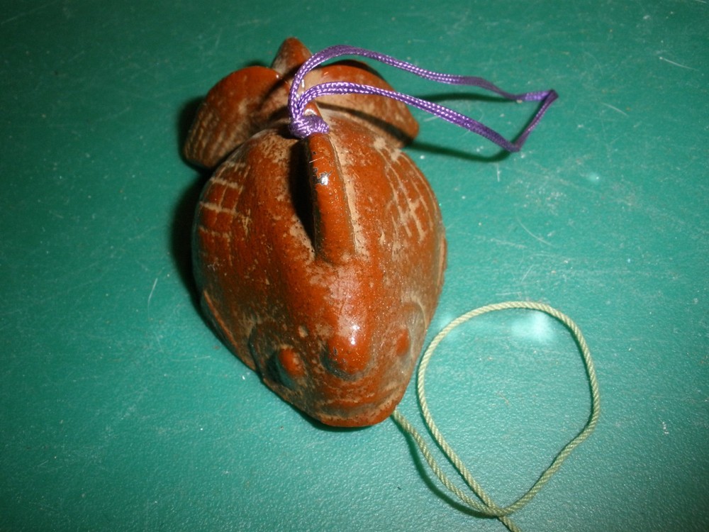 Metal Brown Fish Bell 2.5"x1.5" (SU40)