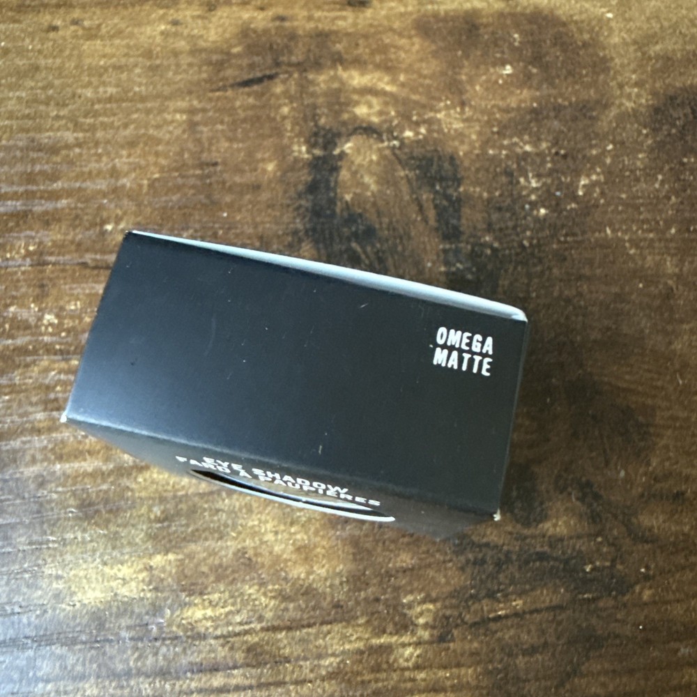 MAC Eye Shadow Omega Matte Full Size