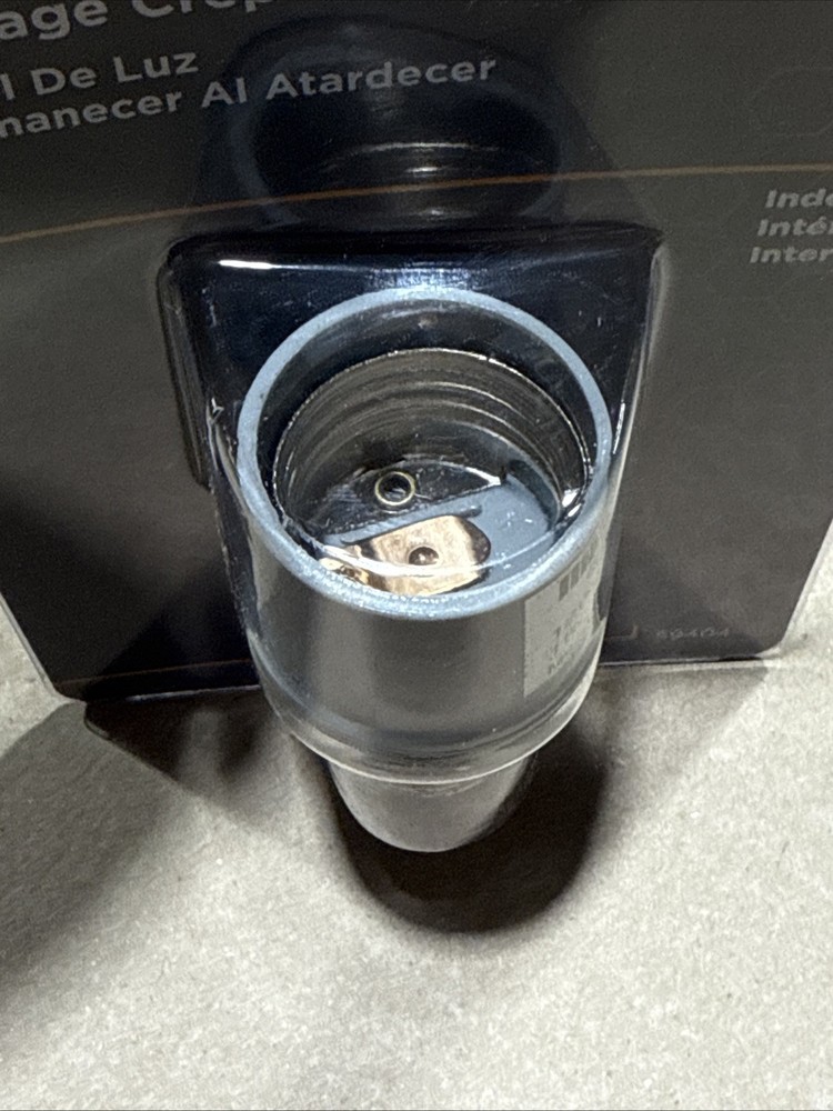 Woods 59404 Light Socket With Photocell Sensor, Indoor New