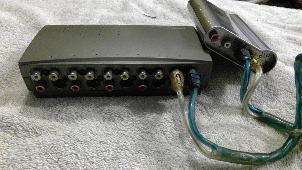 Recoton s-video switch svs1000