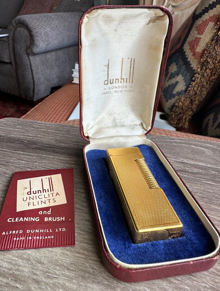 Vintage Dunhill lighter in original box Untested