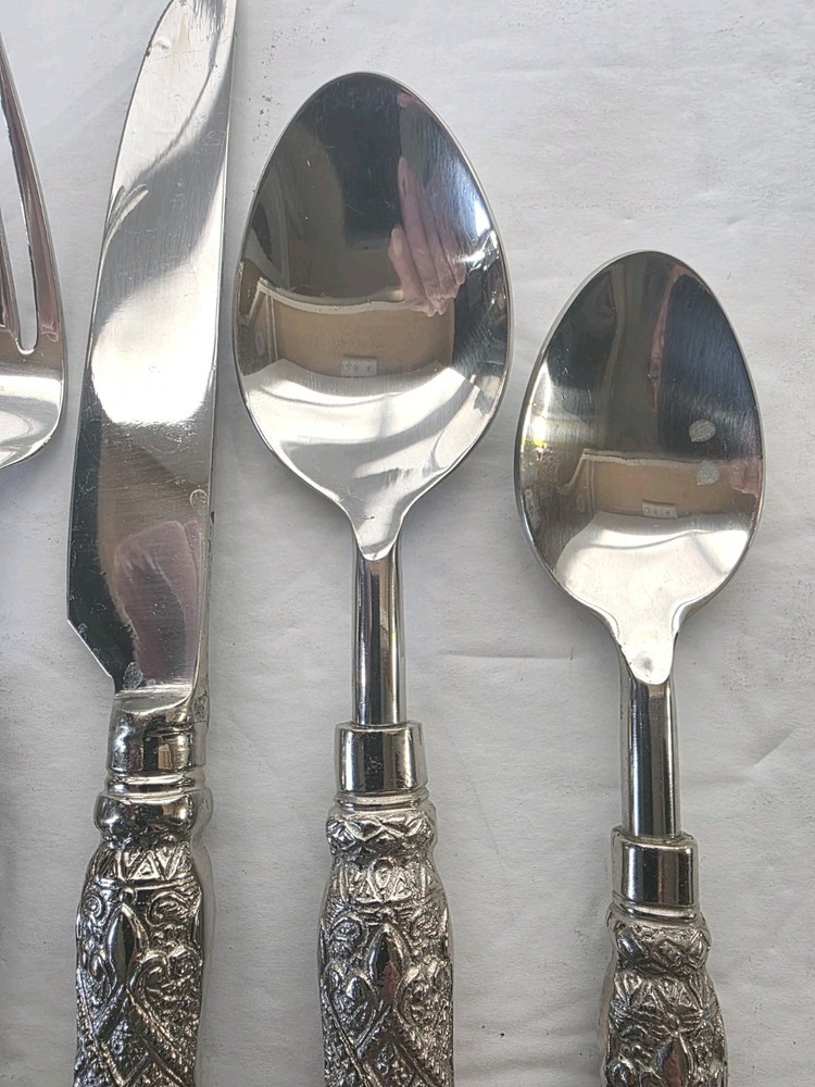 INDIA Stainless Flatware 5 Piece Place Setting Ornate "Chunky" Handle Unbranded