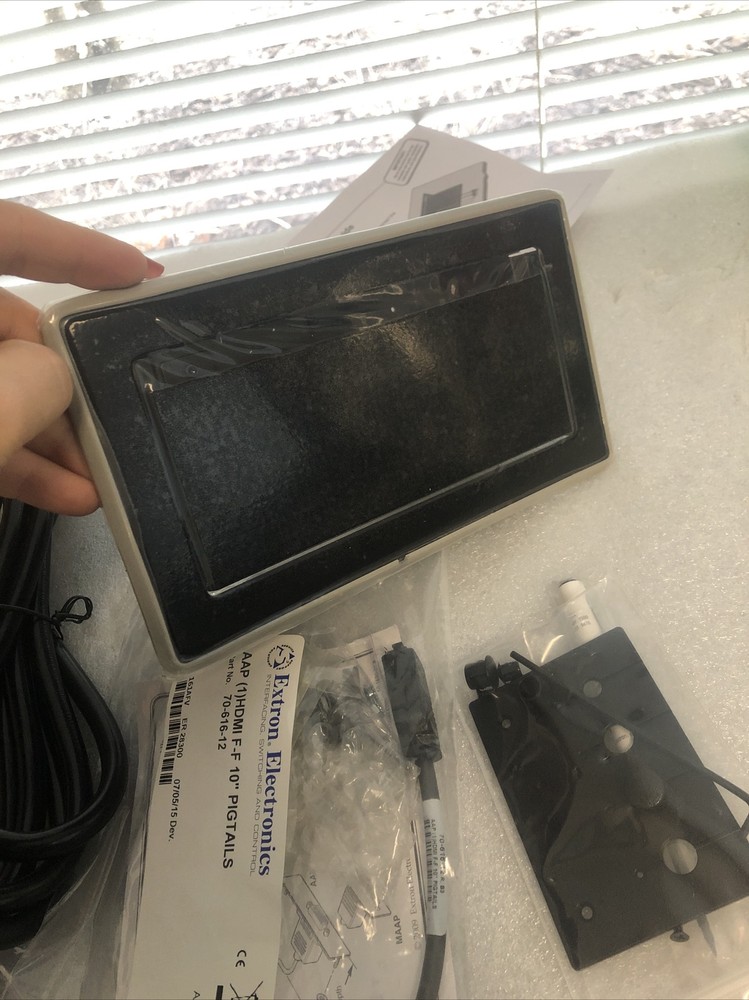 NEW / OPEN BOX Extron Cable Cubby 202