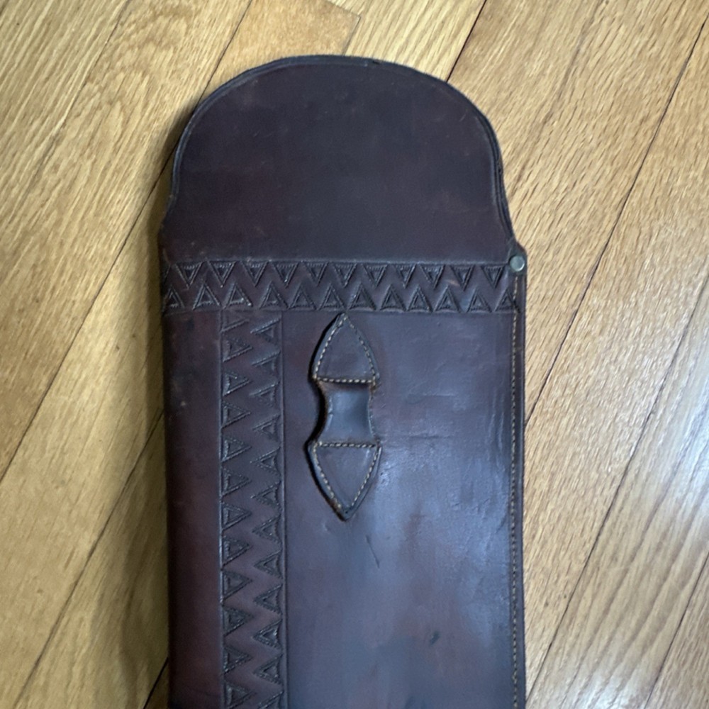 V.L. & A. Brown Leather Rifle Gun Sleeve/Drawstring Closure Saddle Strap Broken