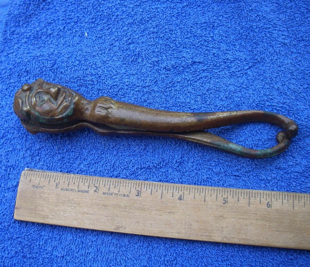 UNUSUAL Bronze JESTER Form NUTCRACKER-Hinged Top-NR